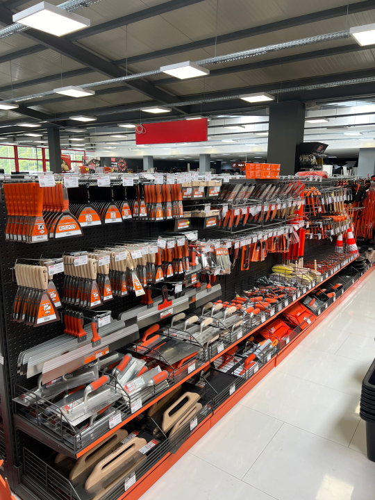 FOTO Besplatna hrana i piće, ogromni popusti i zabava – Građa preuredila svoju poslovnicu u Šibeniku!