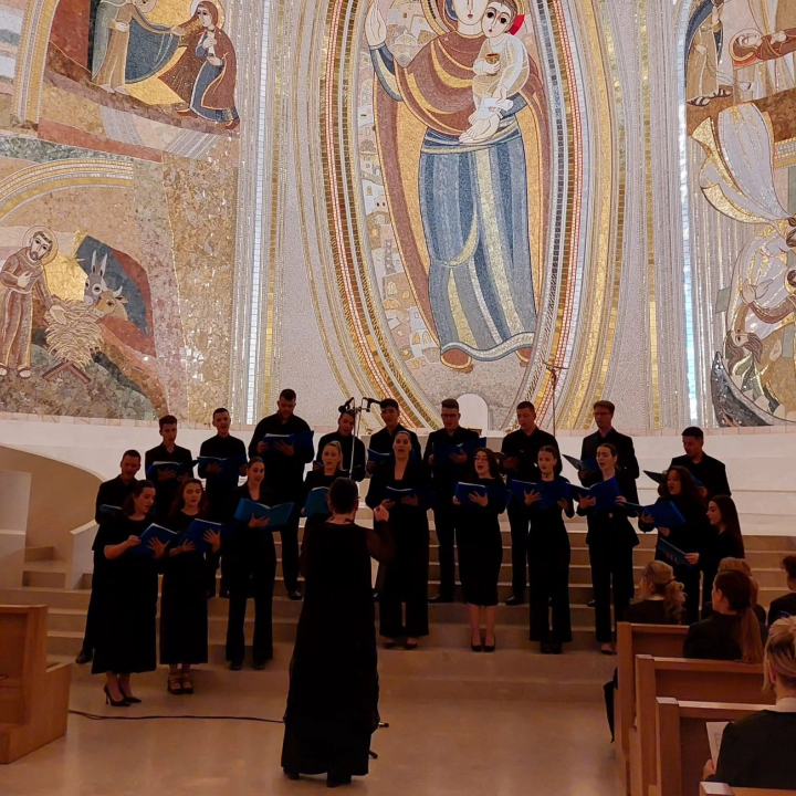 Članovi šibenskog 'Kola' održali koncert u Mostaru