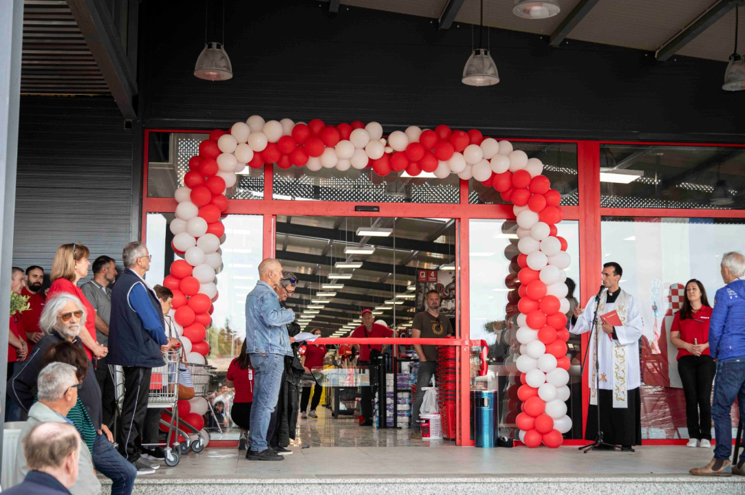 FOTO Pozor! Veliki popusti na kućanskim aparatima, keramici, alatima, bojama, rasvjeti, stolariji i puno više!