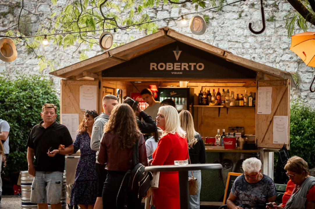 Otvoren Šibenik Spring festival: Peco rasplesao pun Perivoj Roberta Visianija