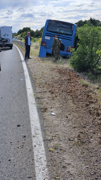 Prisebnošću vozača autobusa, izbjegnuta tragedija na cesti prema Tromilji