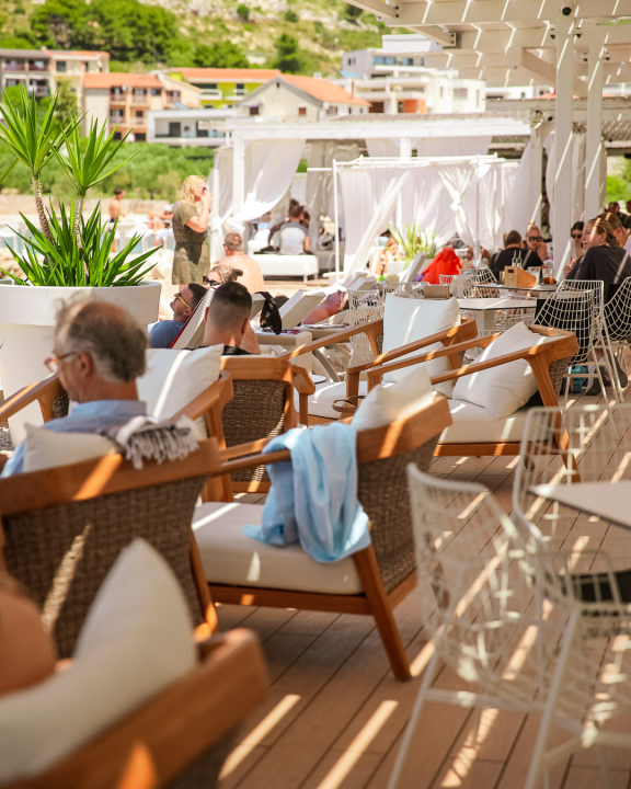 FOTO Shark Beach Club zasjao u novom sjaju – ljeto 2025. u znaku stila i užitka!