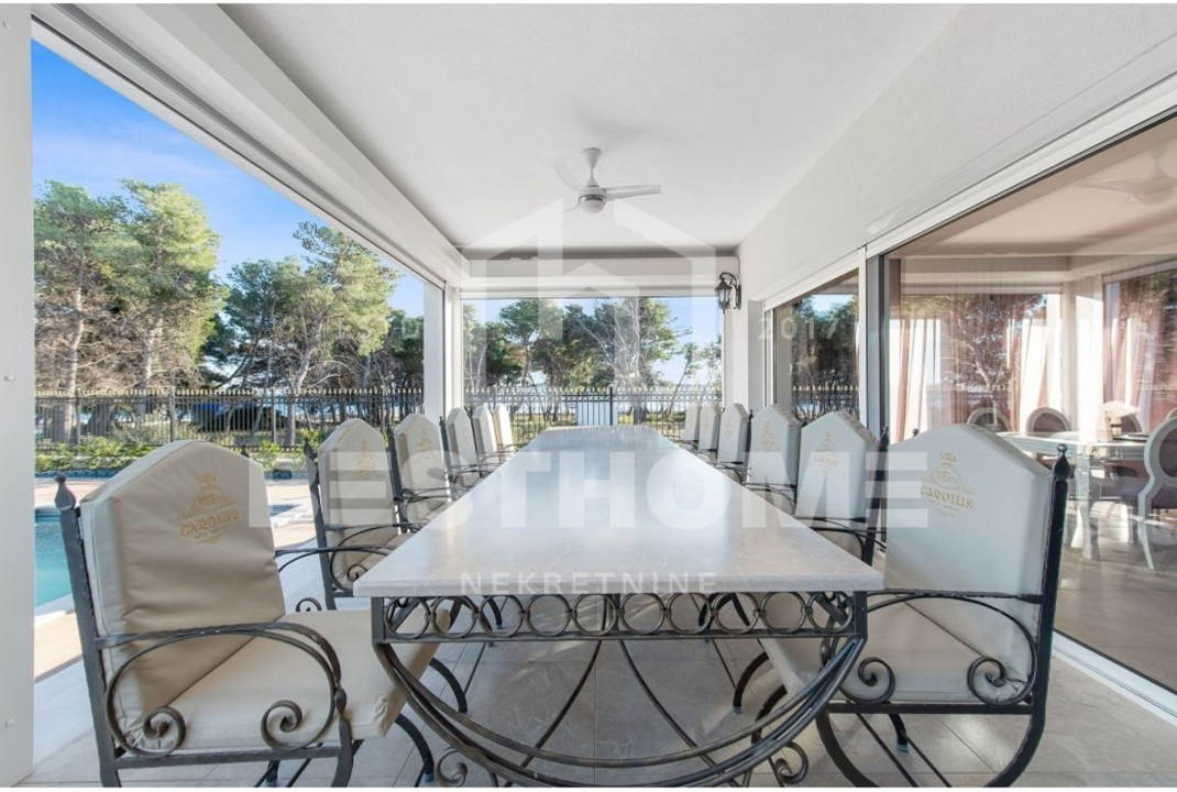 'Dvorac' u centru Vodica: Na oglasima osvanula luksuzna vila od 530 kvadrata