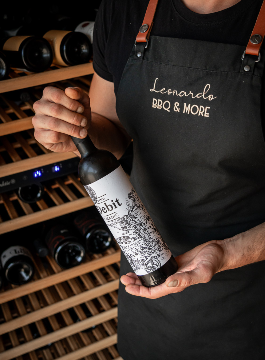 FOTO Uživajte u vrućim ljetnim danima uz mirise s grilla i živu svirku na terasi Leonardo BBQ & More!