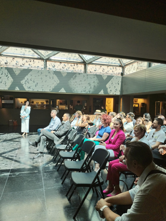 Predstavljena monografija 'Kapi kamena': 'Željeli smo predstaviti običaje naše županije i zastupiti svaku općinu i grad'