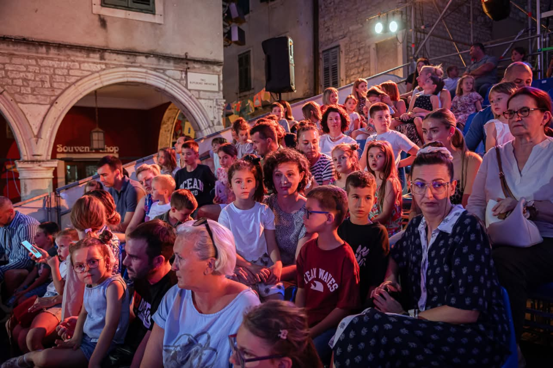 Održana generalna proba: Svečano otvaranje 65. MDF-a u Šibeniku uz mjuzikl, vatromet i feštu do ranih jutarnjih sati