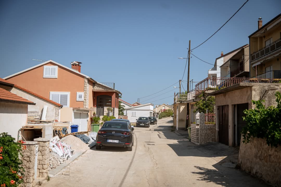 Nekretnine u Njivicama sve traženije, grad planira čvorove za lakši ulaz u Šibenik