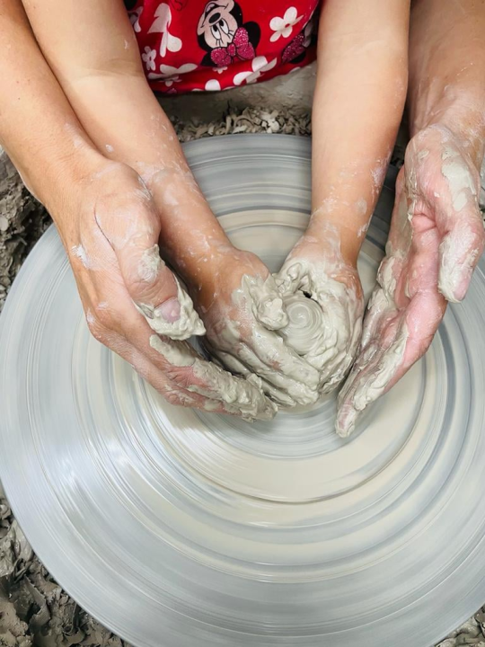 Daliborka Škevin, u sporom ritmu otoka i lončarskog kola, u Murteru stvara keramiku s dušom