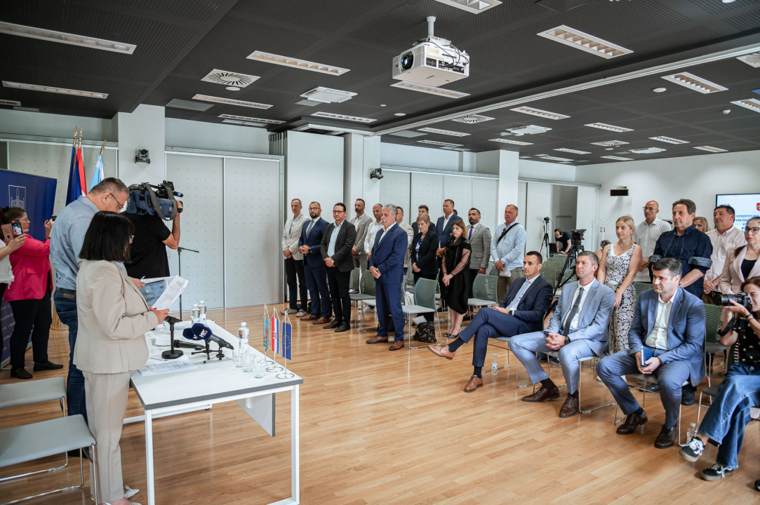 FOTO Ante Galić predsjednik Županijske skupštine, Baranović i Gulam potpredsjednici. Potonjeg Petrina nazvao izdajnikom: 'To je talog i gnjida društva'