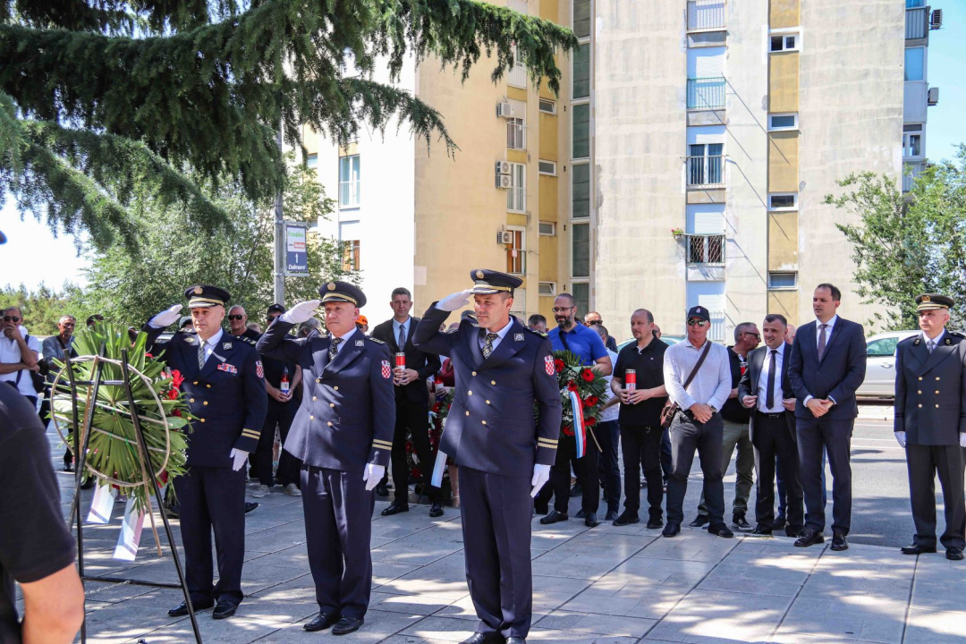 Položeni vijenci na Baldekinu povodom 34. obljetnice osnutka slavne 113. brigade HV