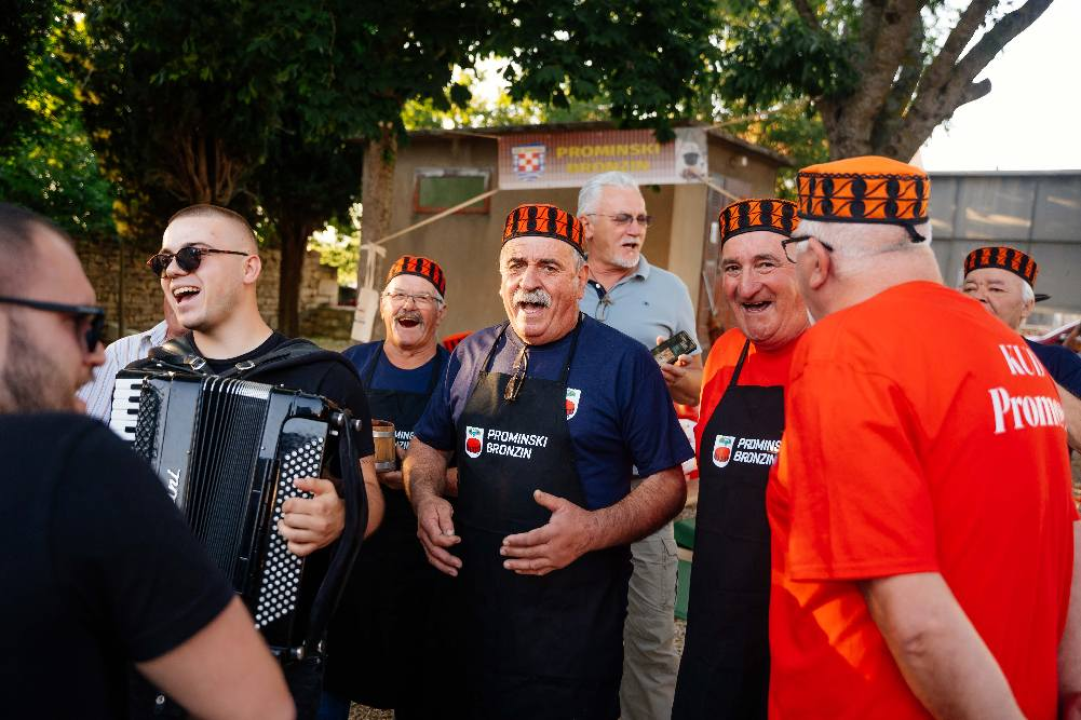 Održan Prominski bronzin: Spoj običaja, gastronomije i zajedništva