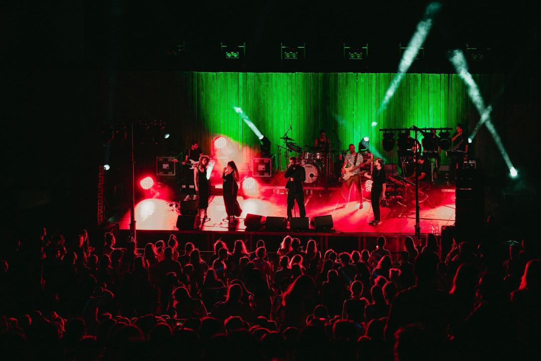 Večer za pamćenje: Matija Cvek & The Funkensteins rasplesali publiku na Tvrđavi sv. Mihovila