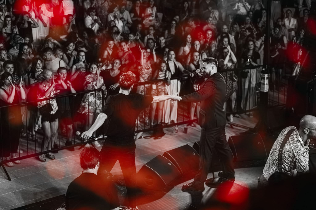 Večer za pamćenje: Matija Cvek & The Funkensteins rasplesali publiku na Tvrđavi sv. Mihovila