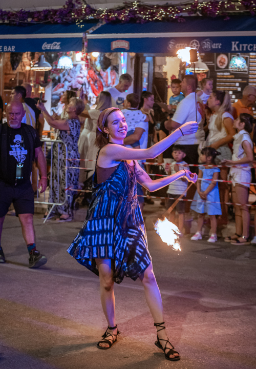 FOTO Nebo, zemlja i more spojili se na zatvaranju MDF-a, predstava neke oduševila, drugi tvrde da je primjerenija za Burning Man