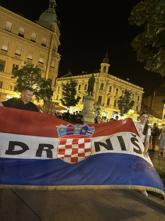 Čavoglave, Drniš, Otavice: Zagreb okupiralo mnoštvo Thompsonovih fanova s hrvatskim zastavama