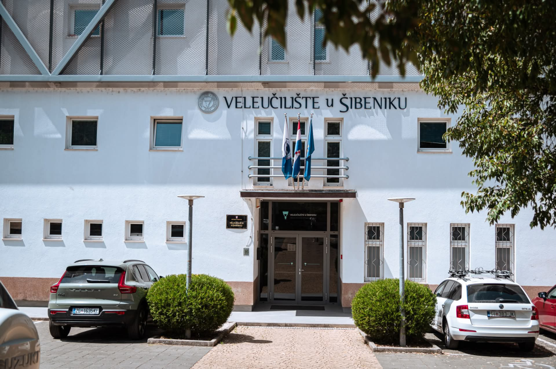 Baldekin 2 i 3: Simbol šibenskog duha, spoj sporta, obrazovanja i sjećanja