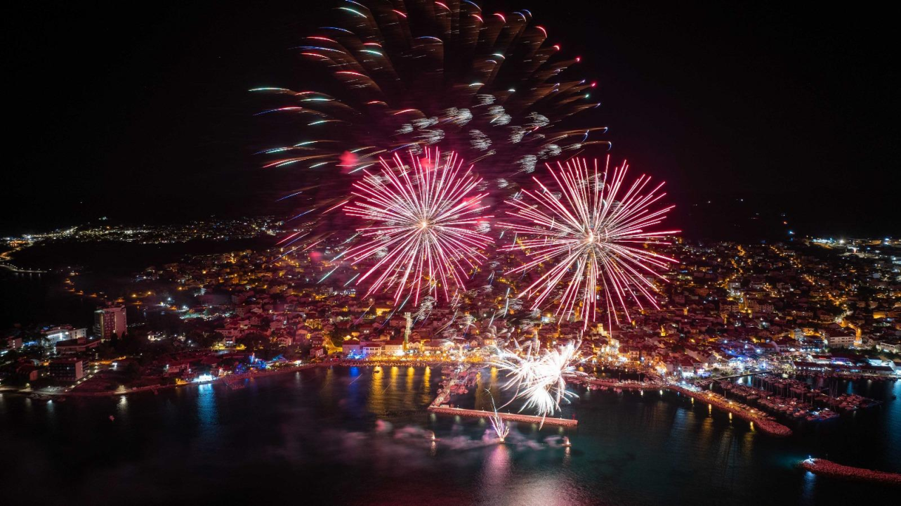 Spektakularna vodička fešta oduševila tisuće posjetitelja