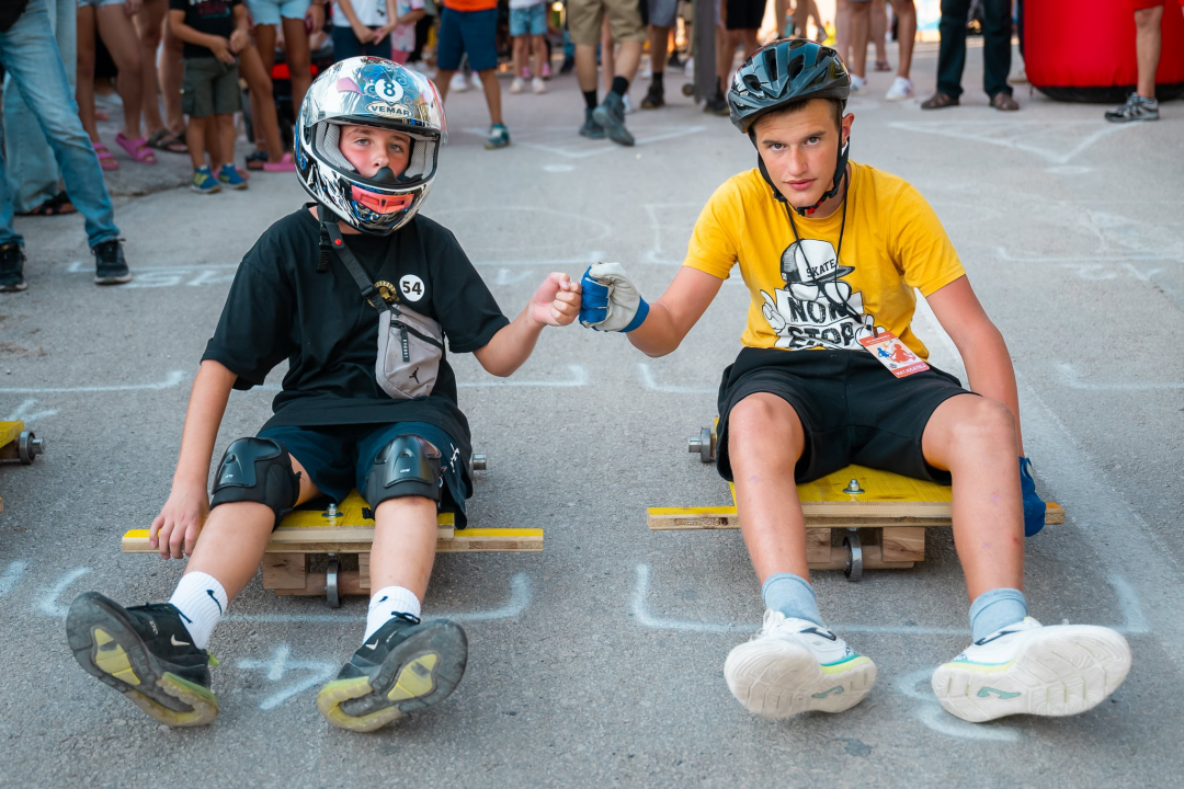 Tradicionalna Utrka karića u Rupama i ove godine oduševila posjetitelje i natjecatelje