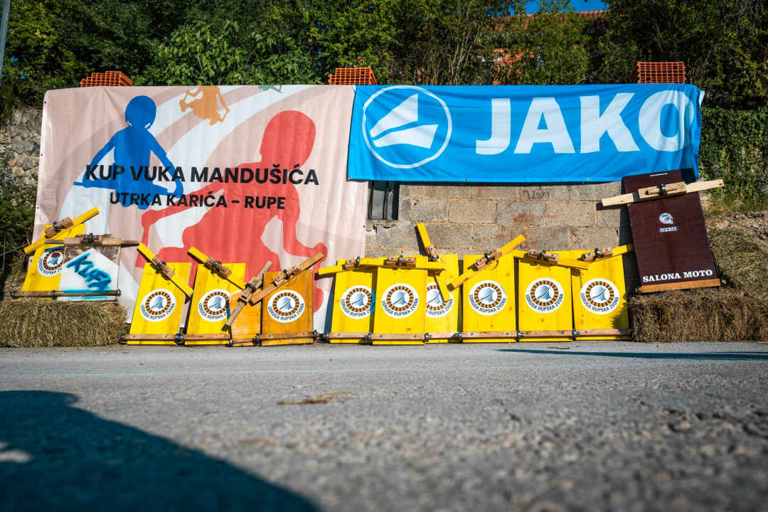 Tradicionalna Utrka karića u Rupama i ove godine oduševila posjetitelje i natjecatelje