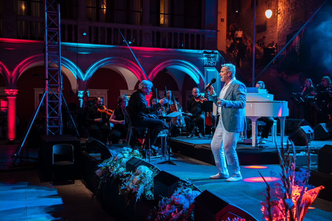 FOTO Đani Stipaničev i klapa Preženca trijumfirali na 28. Dalmatinskoj šansoni