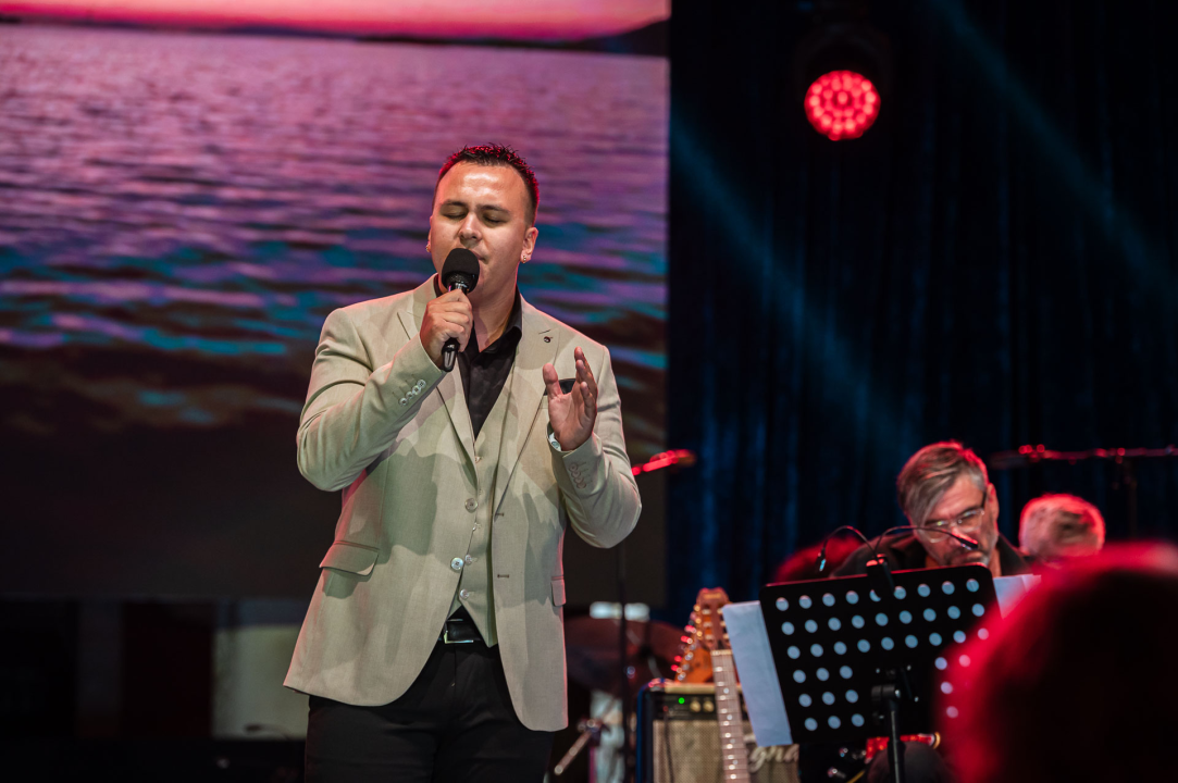 FOTO Đani Stipaničev i klapa Preženca trijumfirali na 28. Dalmatinskoj šansoni