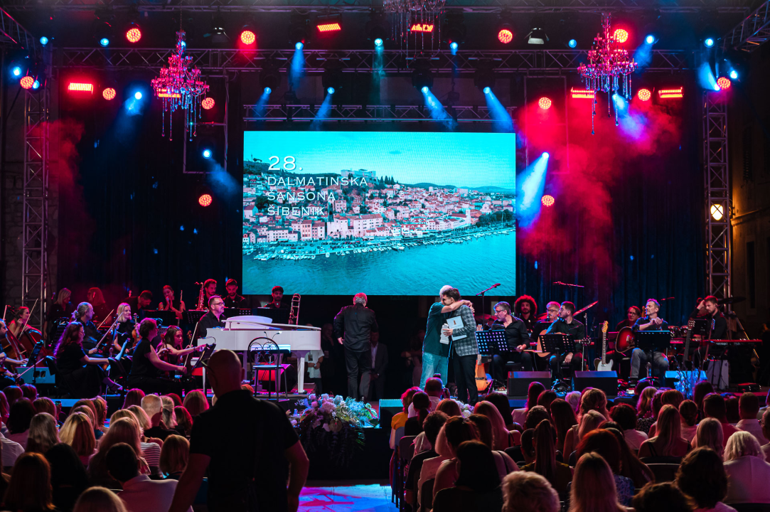 FOTO Đani Stipaničev i klapa Preženca trijumfirali na 28. Dalmatinskoj šansoni
