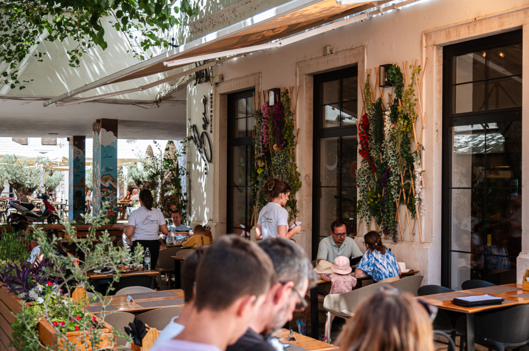 Ručak u srcu Šibenika: Četiri restorana koja vrijedi posjetiti!