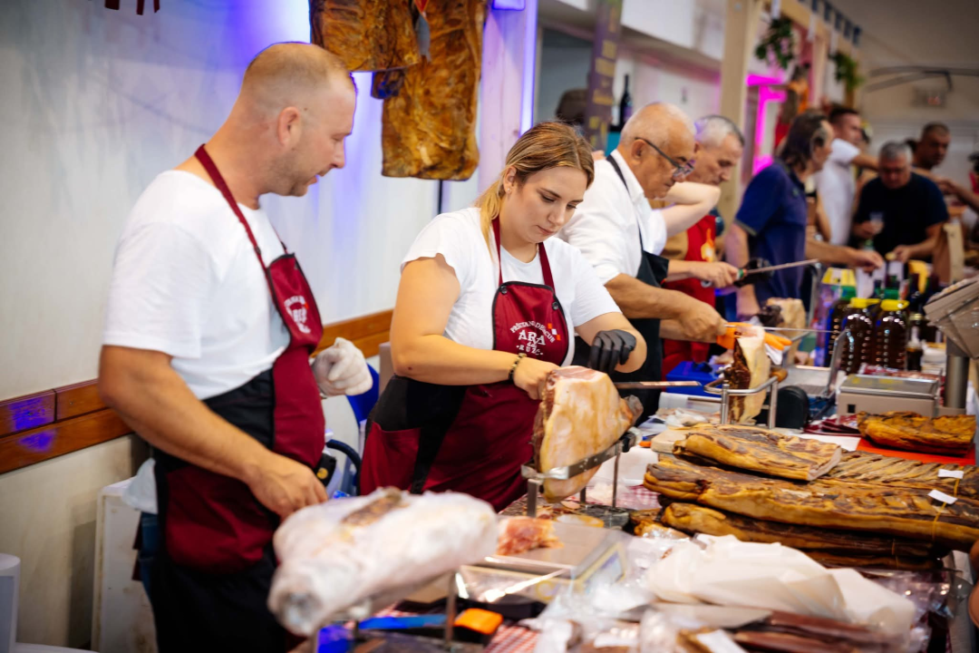 izgradnja Kuće pršuta: U Drnišu otvoren festival gastronomskog blaga