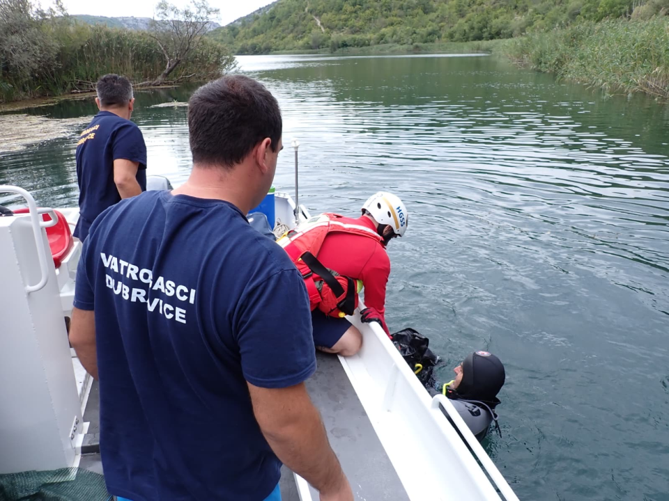 Odgovorno prema 'krvotoku' županije: Volonteri, ronioci i ljubitelji prirode čistili na više lokacija u NP Krka