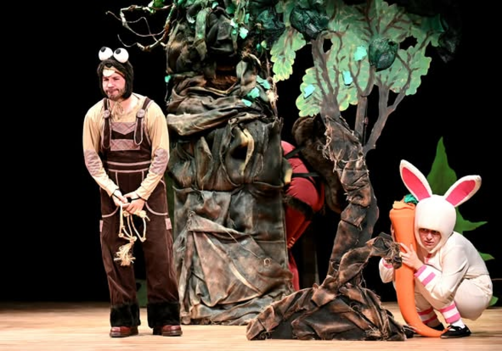 HNK Šibenik gostovao na Hvaru: Naši glumci predstavama oduševili velike i male