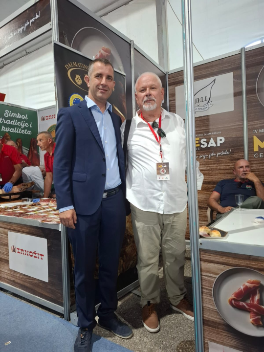 Grad Drniš u Cetinju sudjeluje na 4. Međunarodnom sajmu pršuta 