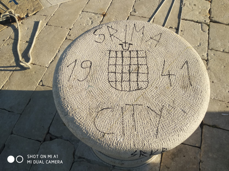 Sramotan čin vandalizma na spomeniku vodičkoj tradiciji