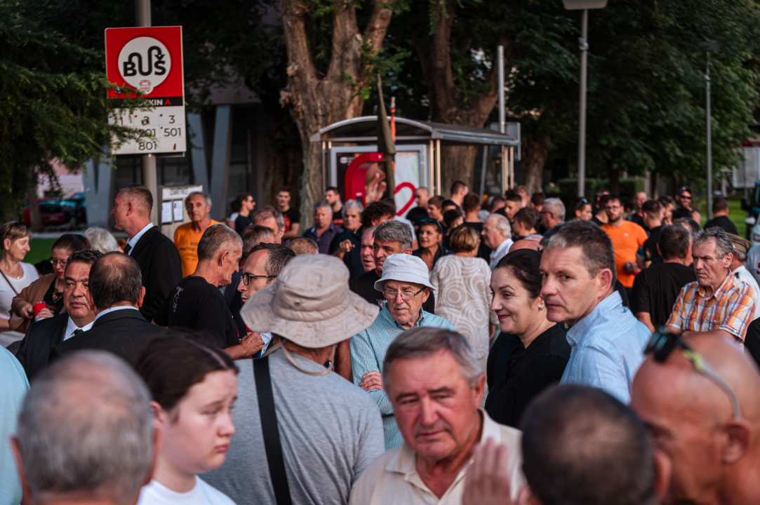 Polaganjem vijenaca, komemoracijom, mimohodom i bakljadom obilježen 34. spomendan Rujanskog rata
