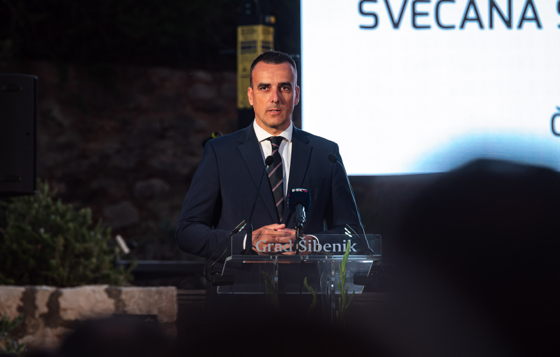 FOTO Franka Baranović Nagradu Grada Šibenika posvetila majci: 'Šibenik je utkan u moje gene i ovo je za mene posebna čast'