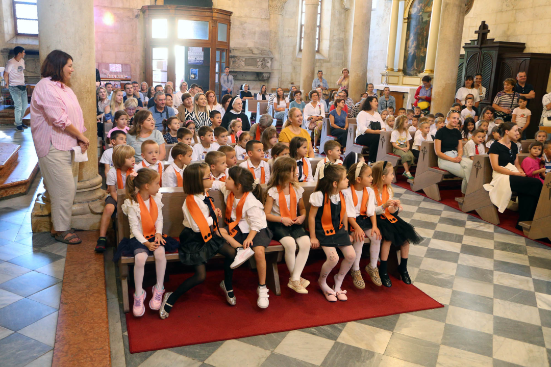 Mališani posjetili šibensku katedralu
