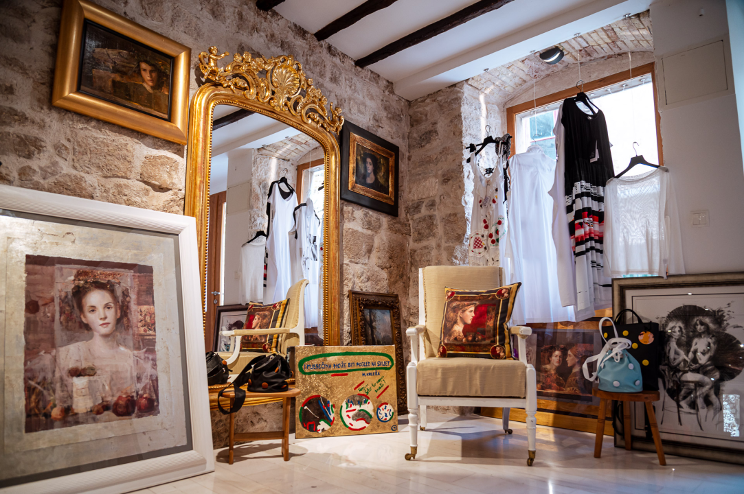 FOTO Iskoristite listopadske popuste na umjetnička djela i unikatnu odjeću u Galeriji Juraj Dalmatinac