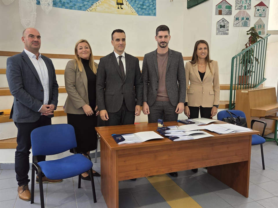 U Rogoznici potpisan ugovor za dogradnju školske dvorane