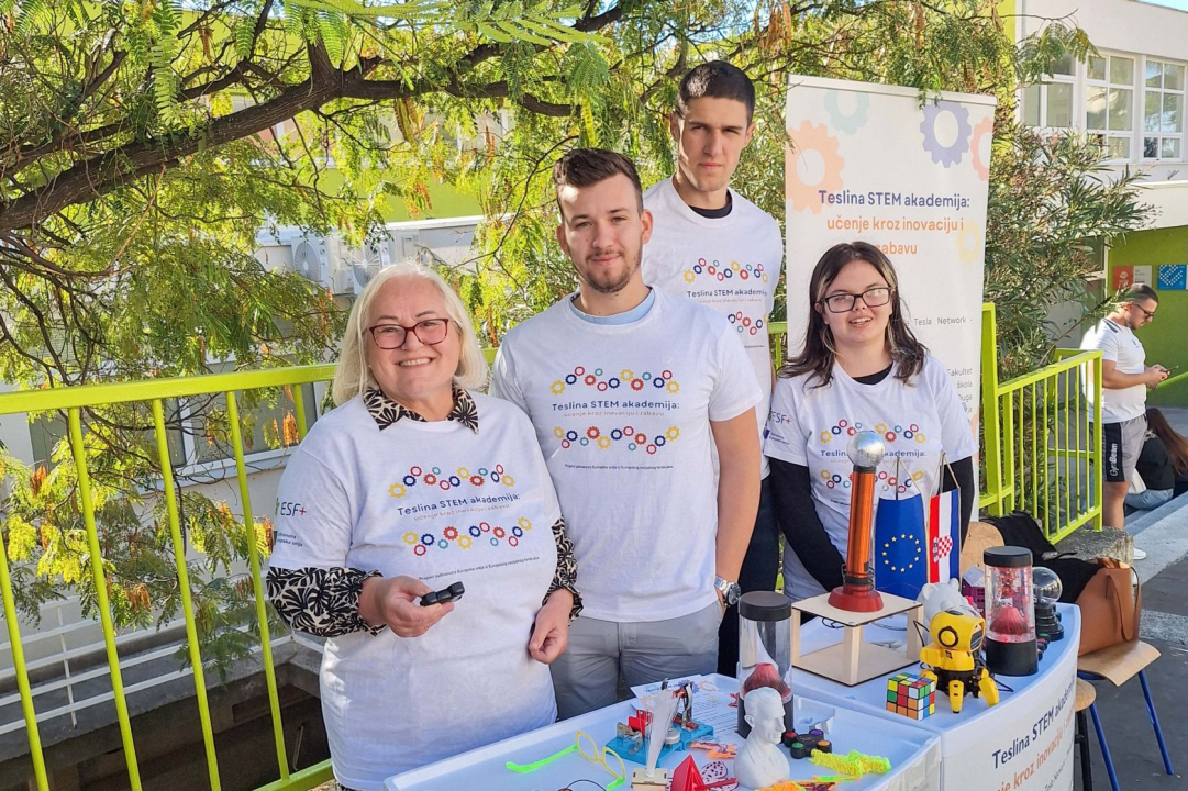 Šibenski osnovnoškolci otkrili čaroliju znanosti uz Teslinu STEM akademiju