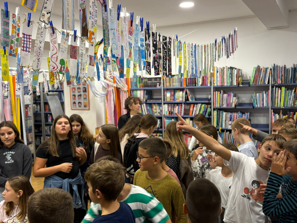 Izložba Straničnik otvorena na Dječjem odjelu šibenske knjižnice, proglašeni i pobjednici likovnog natječaja