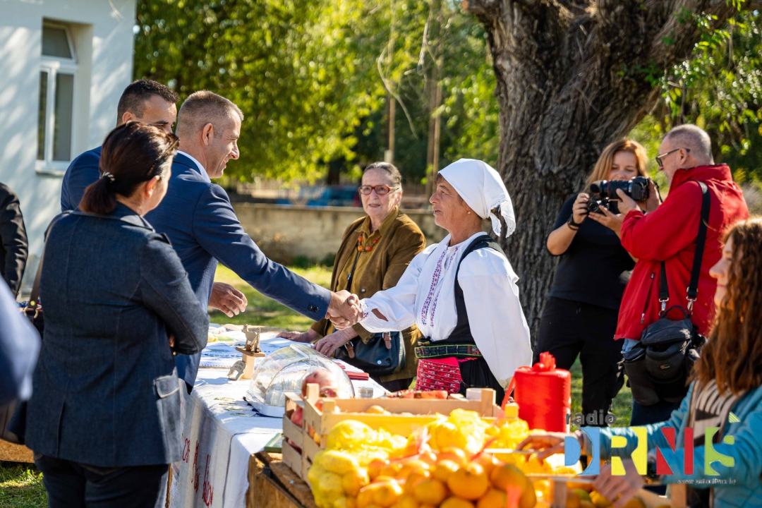 Čuvarice tradicije i stup zajednice: U Pakovom Selu obilježen Svjetski dan seoskih žena