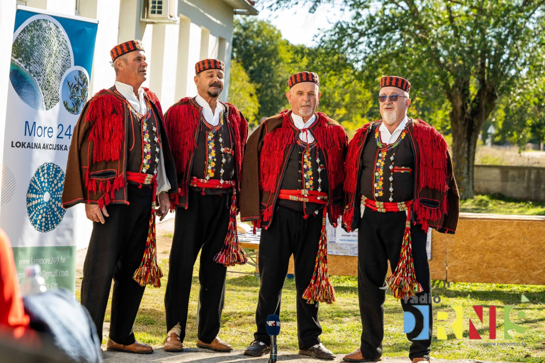 Čuvarice tradicije i stup zajednice: U Pakovom Selu obilježen Svjetski dan seoskih žena