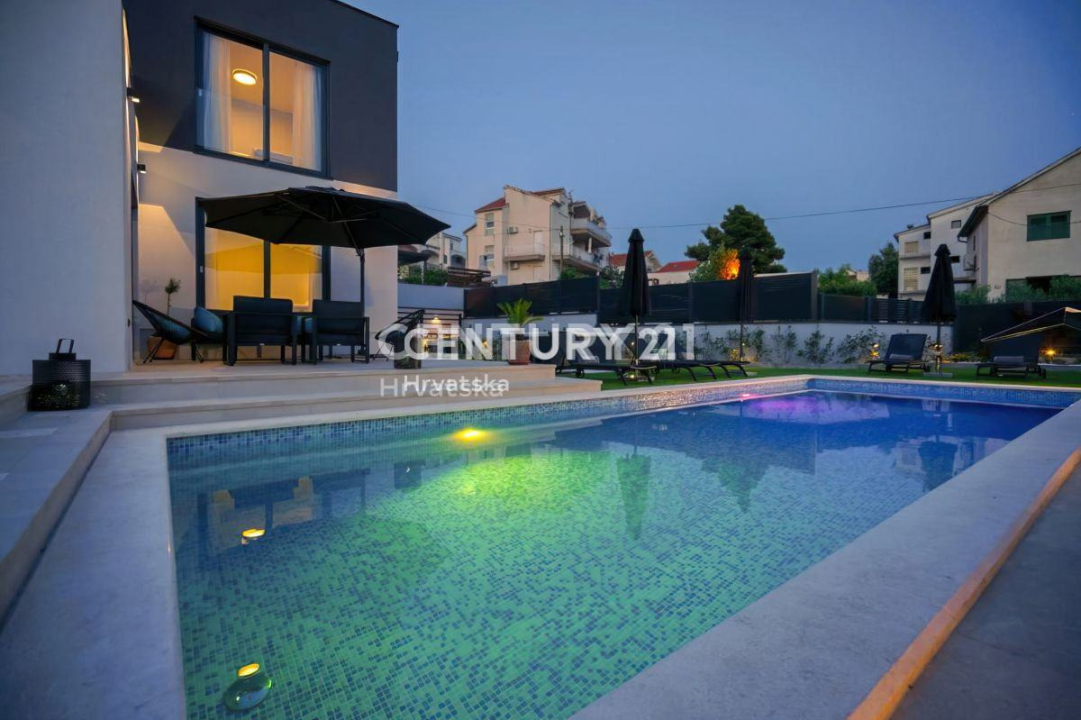 Luksuz uz more: Izdvojili smo najljepše vile s bazenima u okolici Šibenika do 1,6 milijuna eura