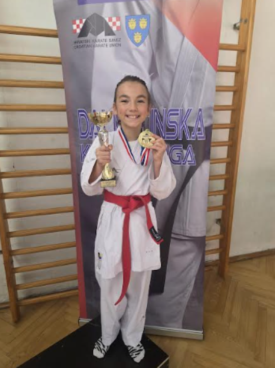 FOTO Karateke Šibenika 1066 u Kaštelima potvrdile odličnu formu uoči državnog prvenstva