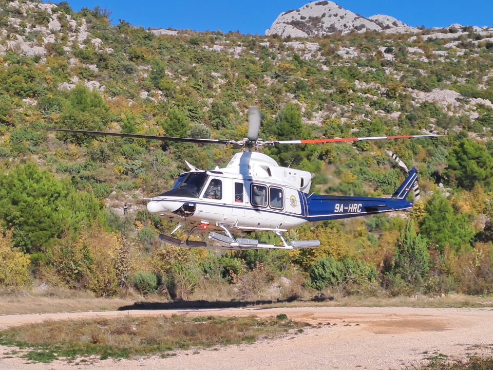 Šibenski HGSS-ovci na obuci helikopterskog spašavanja 