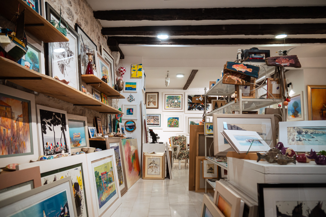 FOTO Uhvatite svoje zauvijek komade u outletu Igora Dobranića Galerije Juraj Dalmatinac!