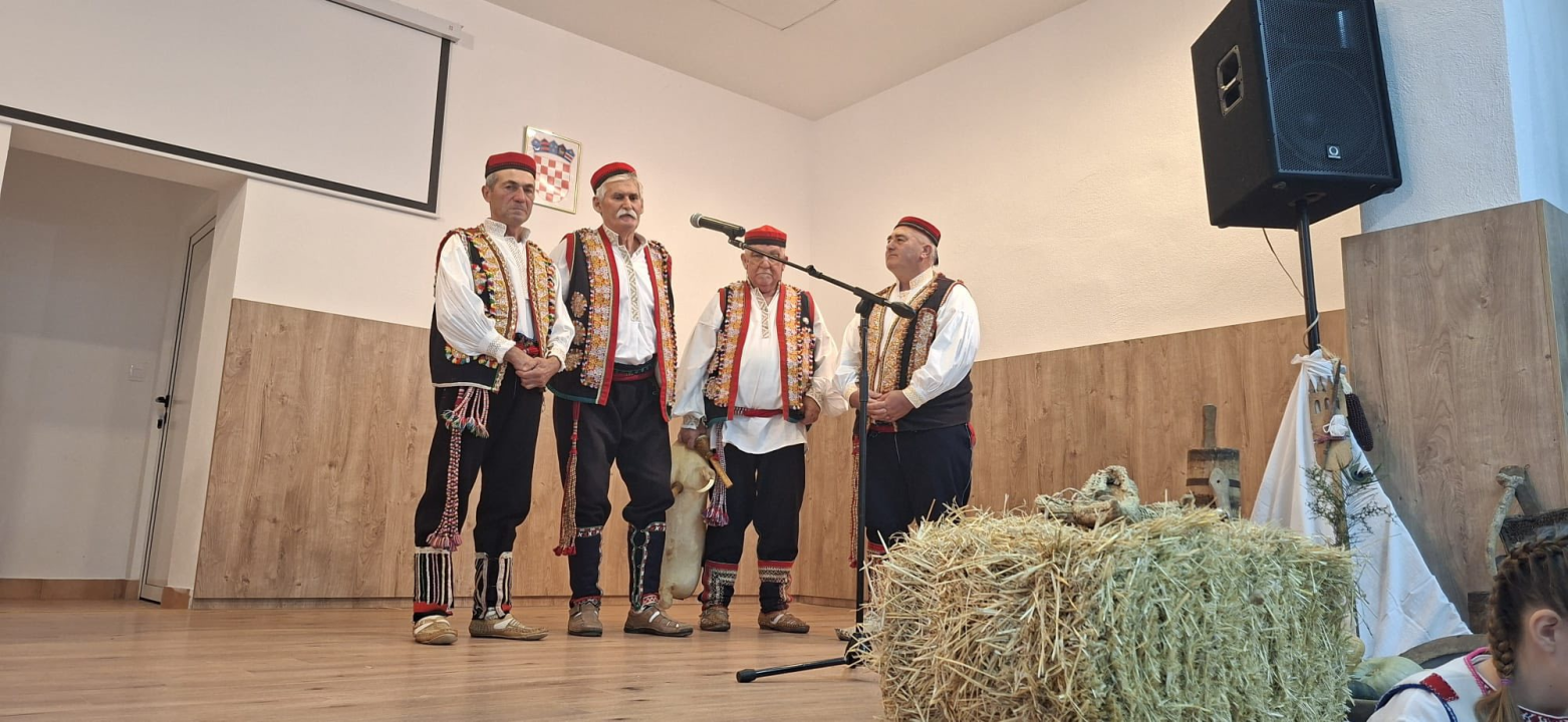 'Dinarsko silo' u Kijevu okupilo čuvare baštine, plesova i običaja 