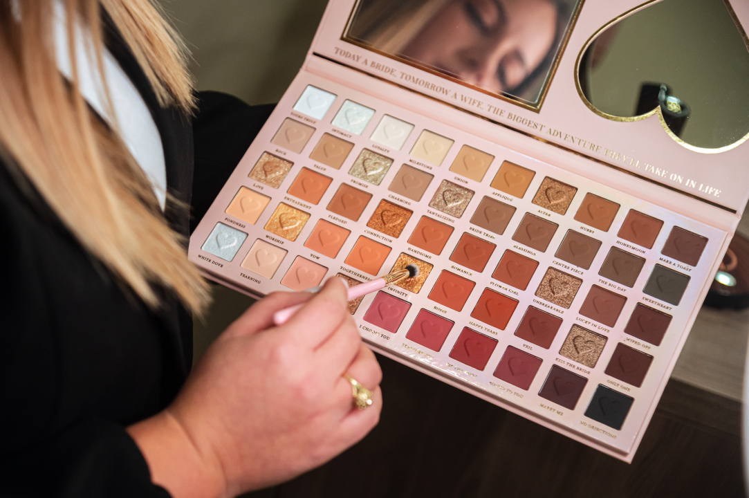 FOTO AZ Cosmetica je novi šibenski 'beauty' kutak za savršene trepavice, obrve i 'make up'!