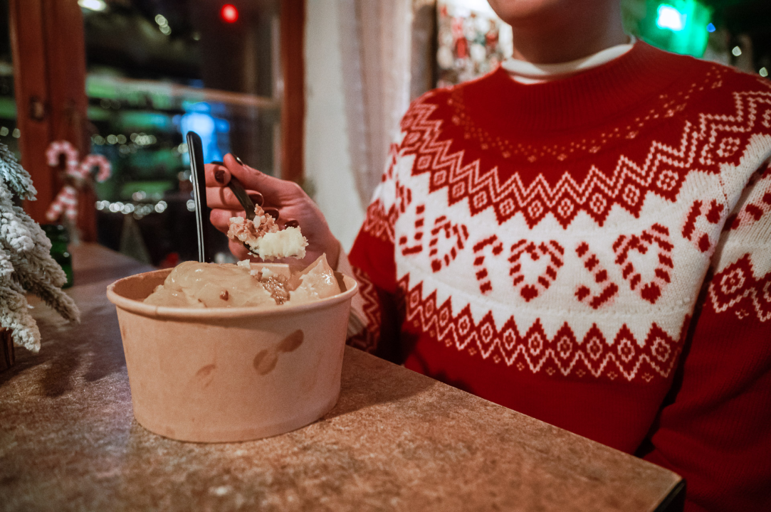 FOTO Doživite tribunjsku blagdansku čaroliju: Stray Cat donosi božićni ugođaj uz tople napitke i domaće delicije! 