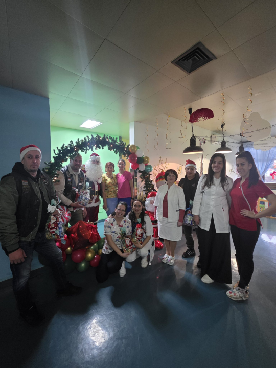 Članovi Moto kluba Tenen darivali djecu na pedijatriji OBHP Knin