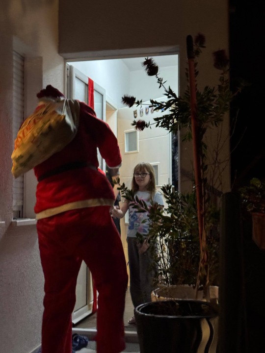 Djed Božićnjak u Raslini